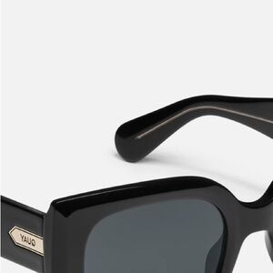 Quay Australia Black Sunglasses Modern Accessories